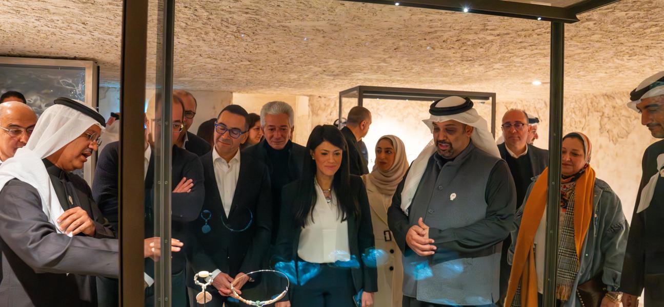 في إطار انعقاد اجتماع اللجنة الحكومية البحرينية المصرية المشتركة للتعاون التجاري والاقتصادي والعلمي والتكنولوجي .. اللجنة المشتركة تزور موقع مسار اللؤلؤ بالمحرق
