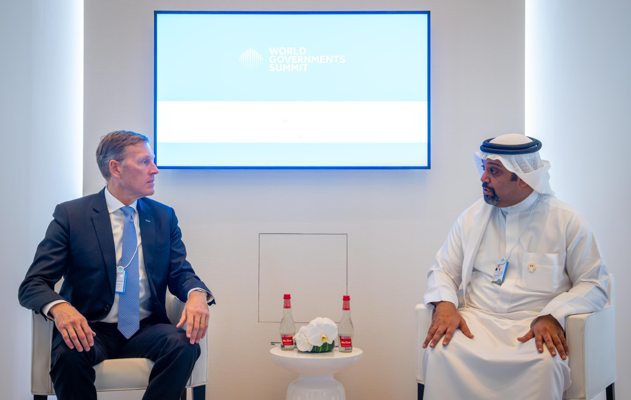 في إطار مشاركة معاليه في القمة العالمية للحكومات في دبي.. معالي وزير المالية والاقتصاد الوطني يلتقي نائب الرئيس التنفيذي الدولي بشركة 