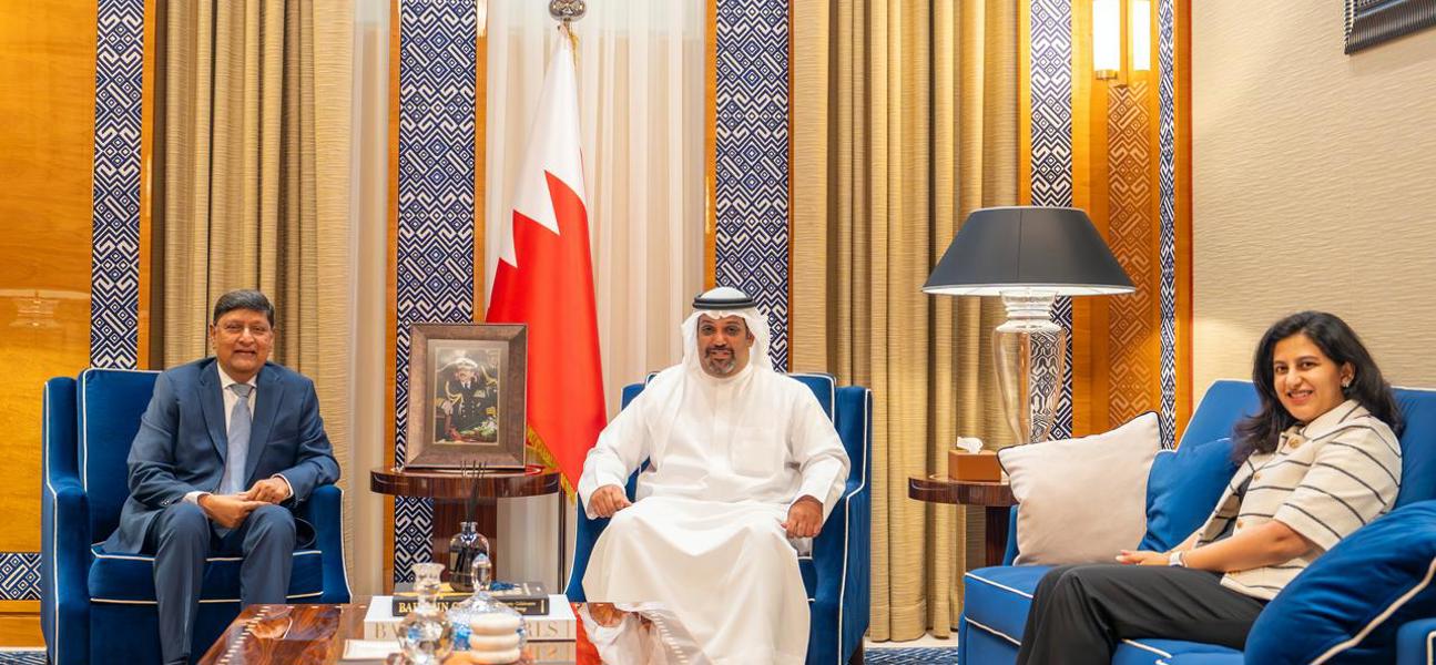  معالي وزير المالية والاقتصاد الوطني يلتقي الرئيس التنفيذي والمدير الطبي لمستشفى الإرسالية الأمريكية