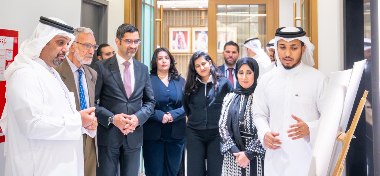 معالي وزير المالية والاقتصاد الوطني يستقبل الفرق الفائزة في مسابقة 