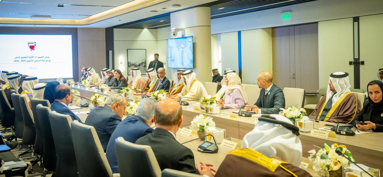 السلطتان التنفيذية والتشريعية تعقدان اجتماعاً مشتركاً للتشاور حول موضوع الميزانية العامة للدولة للسنتين الماليتين 2025- 2026