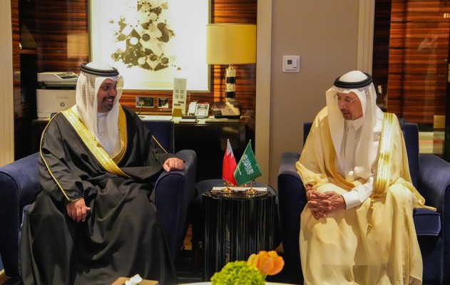 في إطار مشاركته في النسخة الثانية من منتدى بوابة الخليج 2024.. وزير المالية والاقتصاد الوطني يلتقي وزير الاستثمار بالمملكة العربية السعودية