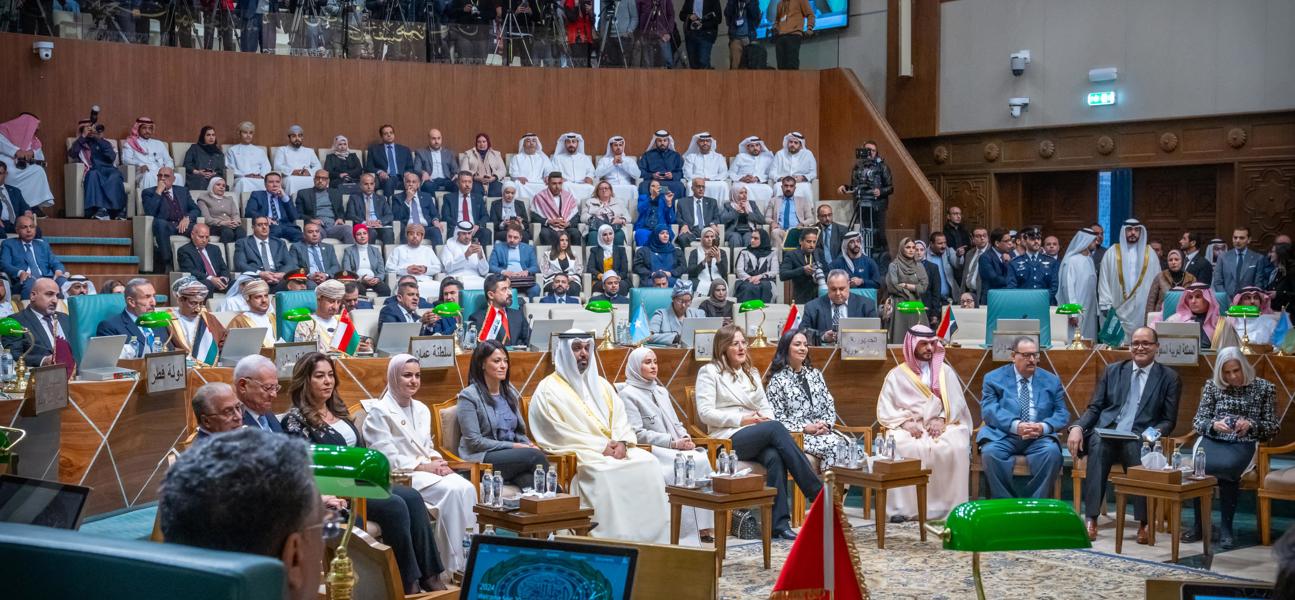 معالي وزير المالية والاقتصاد الوطني يُكرَّم بجائزة أفضل وزير عربي 