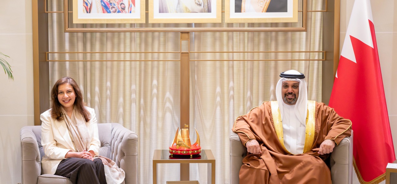 معالي وزير المالية والاقتصاد الوطني يلتقي سفيرة جمهورية مصر العربية لدى مملكة البحرين