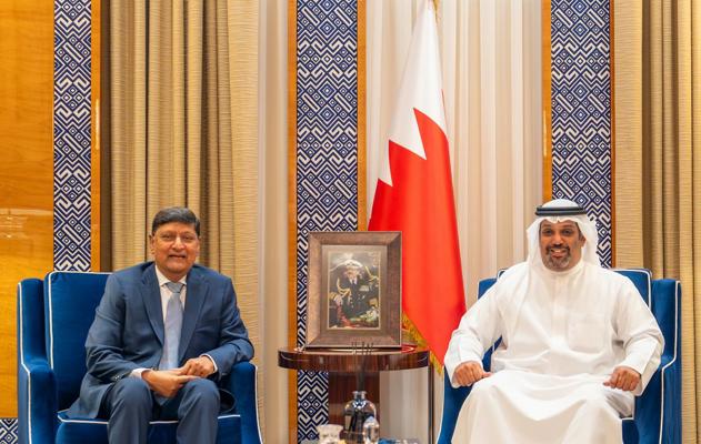 معالي وزير المالية والاقتصاد الوطني يلتقي الرئيس التنفيذي والمدير الطبي لمستشفى الإرسالية الأمريكية