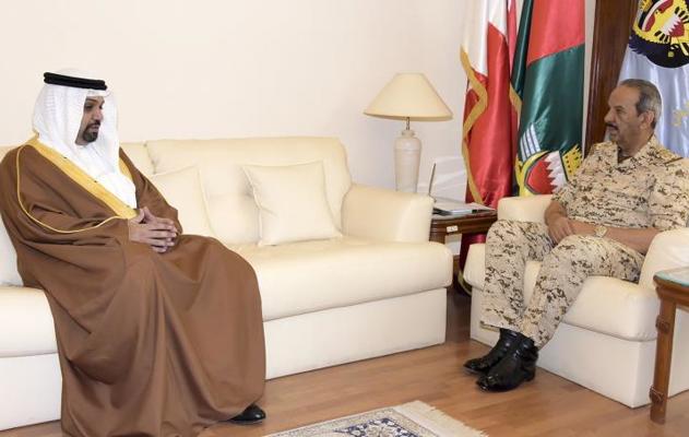 القائد العام لقوة الدفاع يستقبل وزير المالية والاقتصاد الوطني (1)