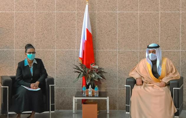 لدى لقاء معاليه بوزيرة المالية والتخطيط الاقتصادي المكلفة بجمهورية السودان .. معالي وزير المالية والاقتصاد الوطني: تعزيز التعاون المالي والاقتصادي بين مملكة البحرين وجمهورية السودان
