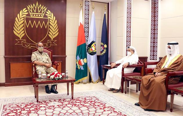صاحب المعالي القائد العام لقوة دفاع البحرين يستقبل معالي رئيس المجلس الأعلى للصحة ومعالي وزير المالية والاقتصاد الوطني