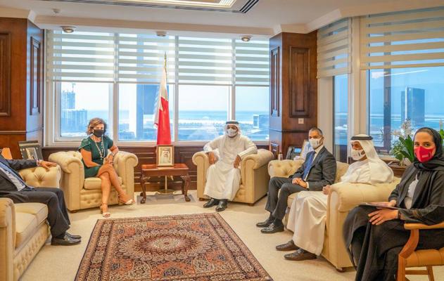لدى لقائه رئيسة منطقة الشرق الأوسط وشمال أفريقيا لمجموعة سيتي بنك .. معالي وزير المالية والاقتصاد الوطني: استمرار الاهتمام بالقطاعات الحيوية لتعزيز إسهاماتها في نمو الاقتصاد الوطني