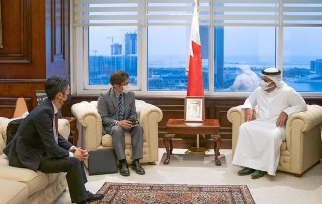 لدى لقائه الرئيس الإقليمي لأوروبا والشرق الأوسط وأفريقيا ببنك اليابان للتعاون الدولي .. معالي وزير المالية والاقتصاد الوطني: مملكة البحرين تولي اهتماماً لتعزيز البيئة التنافسية الجاذبة للاستثمارات في 