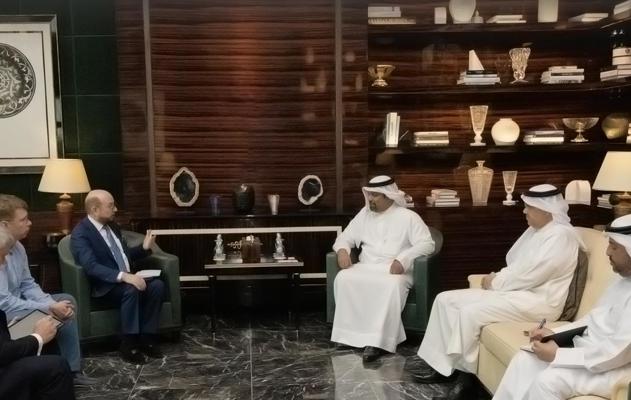 معالي وزير المالية والاقتصاد الوطني يستقبل رئيس جمعية الصداقة والأعمال البحرينية الروسية