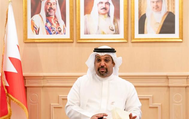 لدى لقاء معاليه رؤساء تحرير الصحف المحليّة .. معالي وزير المالية والاقتصاد الوطني: بتوجيهات جلالة الملك المعظم ومتابعة سمو ولي العهد رئيس مجلس الوزراء تواصل مملكة البحرين تحقيق المنجزات الاقتصادية لصا