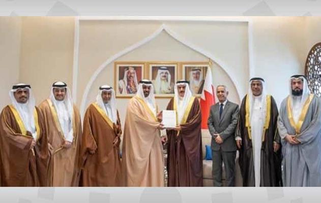 لدى تسليمه البيانات التفصيلية لميزانيّة الدولة للسلطة التشريعية.. وزير المالية والاقتصاد الوطني  المنجزات التنموية التي حققتها مملكة البحرين أساسها العمل المشترك بروح الفريق الواحد