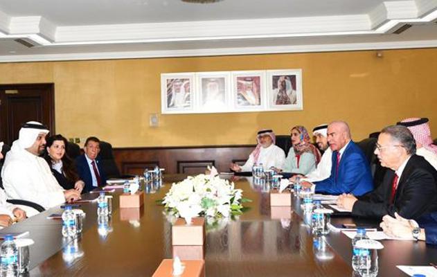 وزير المالية والاقتصاد: تطوير بورصة البحرين أسهم في جذب الاستثمارات لسوق المال والأعمال في المملكة