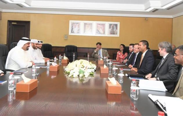 لدى استقباله وفدًا من هيئة الاتصالات الفيدرالية الأمريكية وزير المالية والاقتصاد الوطني: اهتمام البحرين بقطاع تكنولوجيا المعلومات والاتصالات عزز من دعم النمو الاقتصادي الإيجابي للمملكة