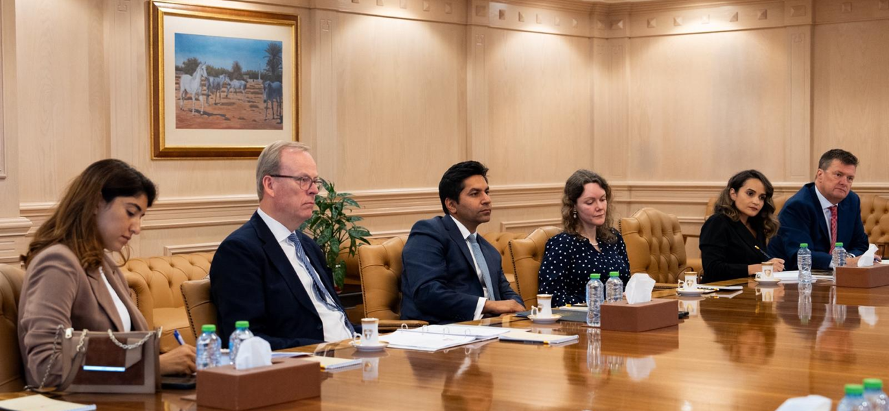 وكيل الاقتصاد الوطني بوزارة المالية والاقتصاد الوطني تستقبل المستشار الخاص لرئيس وزراء المملكة المتحدة للأعمال والاستثمار