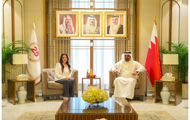 وزير المالية والاقتصاد الوطني يلتقي رئيس جمعية المحللين الماليين المعتمدين في البحرين