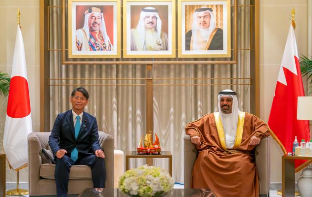 معالي وزير المالية والاقتصاد الوطني يلتقي وزير الدولة للاقتصاد والتجارة والصناعة الياباني