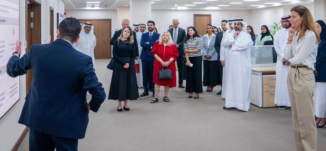 معالي وزير المالية والاقتصاد الوطني يؤكد على الشراكة الاستراتيجية المتميزة التي تجمع مملكة البحرين والمملكة المتحدة