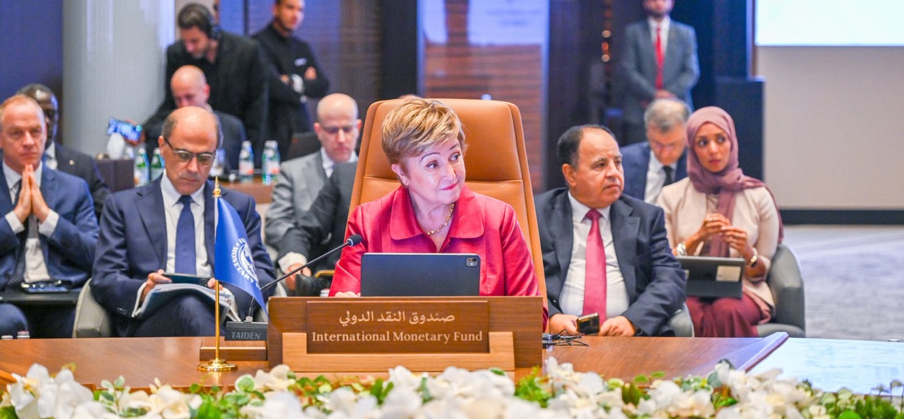 لدى ترؤس معاليه الاجتماع المشترك بين أصحاب المعالي وزراء المالية بدول مجلس التعاون لدول الخليج العربية ومحافظي البنوك المركزية مع المدير العام لصندوق النقد الدولي