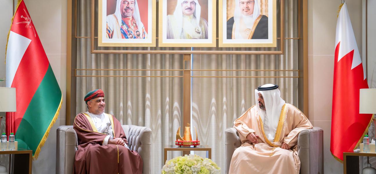 معالي وزير المالية والاقتصاد الوطني يؤكد على العلاقات التاريخية والروابط الأخوية التي تجمع بين مملكة البحرين وسلطنة عمان والتي عززها التعاون البنّاء والعمل المشترك في مختلف المجالات