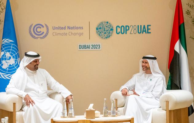 في إطار مشاركة معاليه في مؤتمر المناخ (COP28) .. معالي وزير المالية والاقتصاد الوطني يلتقي وزير دولة الإمارات العربية المتحدة للشؤون المالية