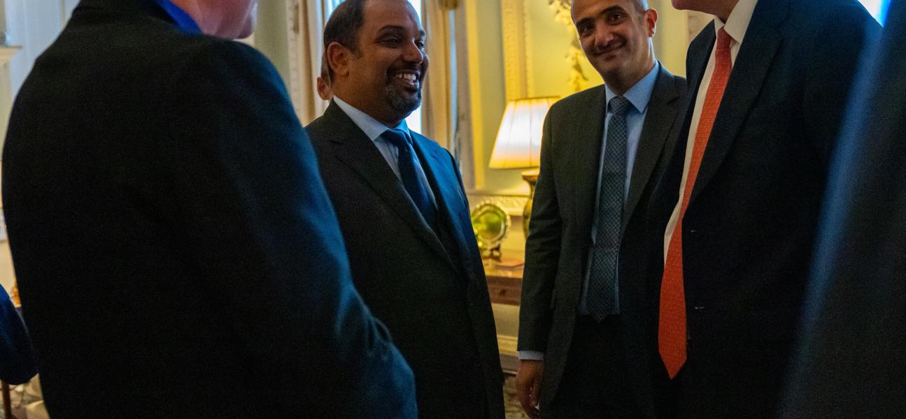 في إطار الزيارة الرسمية لسمو ولي العهد رئيس مجلس الوزراء إلى المملكة المتحدة.. معالي وزير المالية والاقتصاد الوطني يلتقي عمدة الحي المالي لمدينة لندن