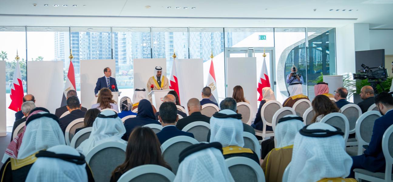خلال مؤتمر صحفي جمع معاليه بنظيره المصري..معالي وزير المالية والاقتصاد الوطني يؤكد على أهمية مواصلة توطيد أواصر التعاون بين مملكة البحرين وجمهورية مصر العربية