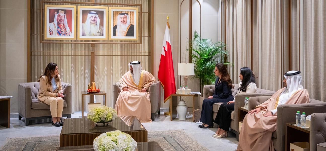 معالي وزير المالية والاقتصاد الوطني يلتقي سفيرة جمهورية صربيا لدى مملكة البحرين