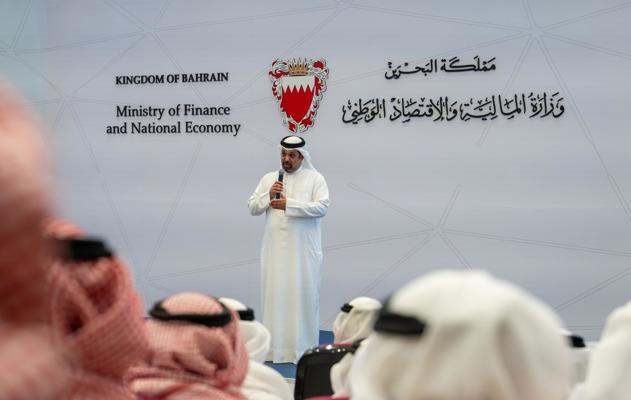 وزير المالية والاقتصاد الوطني يشيد بالجهود المبذولة من قبل فريق الوزارة المعني بإعداد الميزانية العامة للدولة للسنتين الماليتين 2025 و 2026