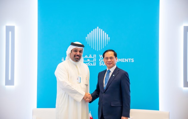 في إطار مشاركة معاليه في القمة العالمية للحكومات في دبي.. معالي وزير المالية والاقتصاد الوطني يلتقي نائب رئيس وزراء جمهورية فيتنام