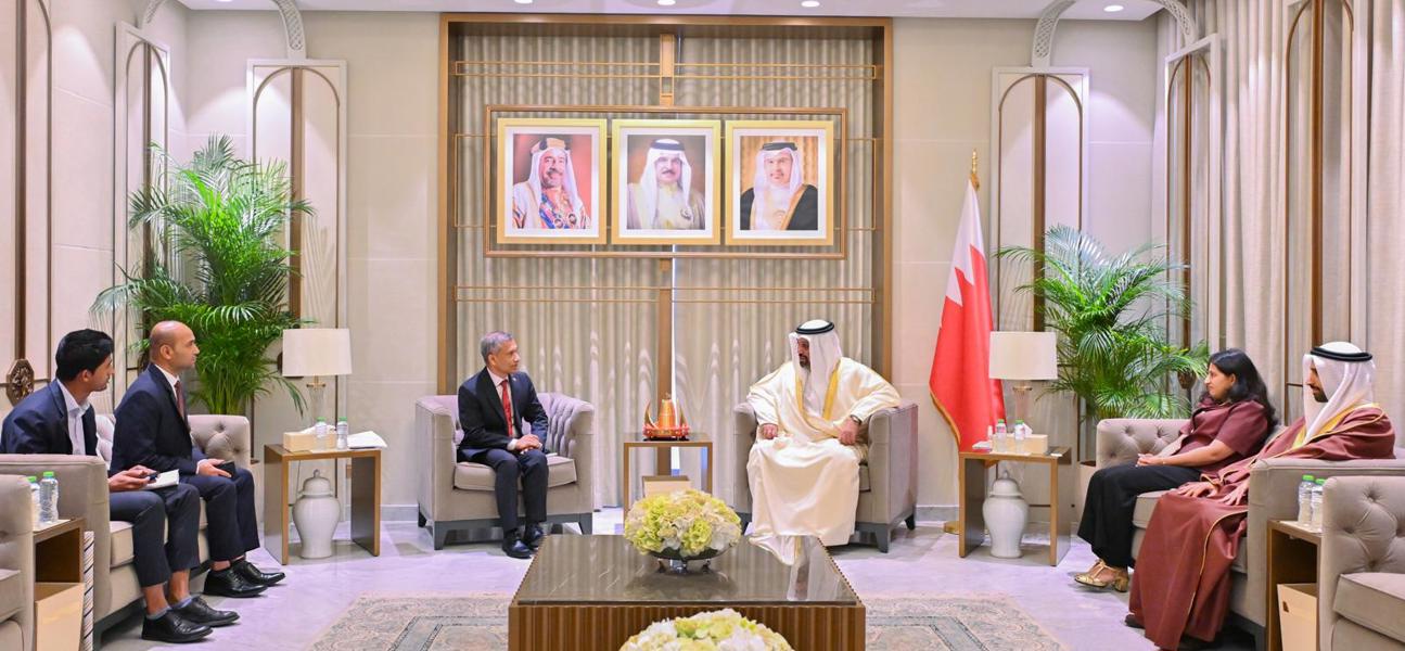 معالي وزير المالية والاقتصاد الوطني يلتقي سفير جمهورية بنغلاديش الشعبية لدى مملكة البحرين