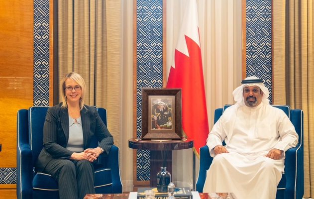 معالي وزير المالية والاقتصاد الوطني يستقبل سفيرة الولايات المتحدة الأمريكية لدى مملكة البحرين