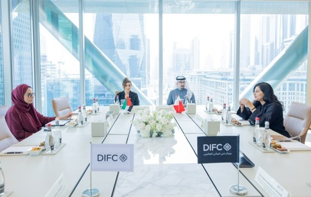 Bahraini delegation led by National Economy Undersecretary visits UAE to discuss cooperation on developing government services