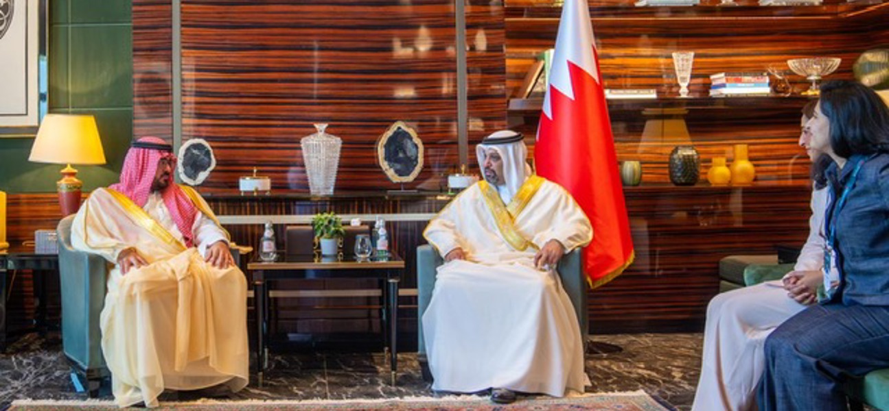 في إطار مشاركة معاليه في النسخة الثالثة من منتدى بوابة الخليج 2025.. وزير المالية والاقتصاد الوطني يلتقي وزير الاقتصاد والتخطيط بالمملكة العربية السعودية الشقيقة
