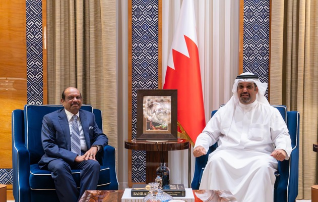 معالي وزير المالية والاقتصاد الوطني يلتقي رئيس مجلس إدارة مجموعة لولو