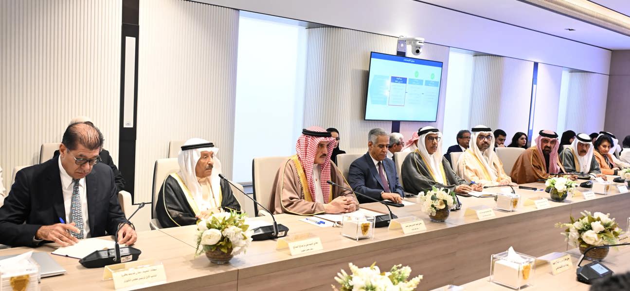 السلطتان التنفيذية والتشريعية تعقدان اجتماعاً مشتركاً لمواصلة التشاور حول موضوع الميزانية العامة للدولة للسنتين الماليتين 2025- 2026
