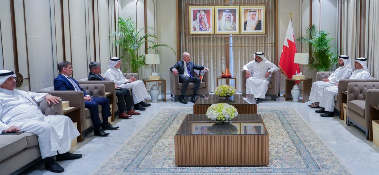 معالي وزير المالية والاقتصاد الوطني يستقبل الرئيس التنفيذي الإقليمي لشركة 