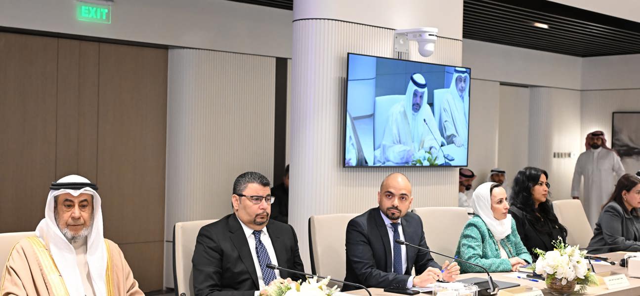 السلطتان التنفيذية والتشريعية تعقدان اجتماعاً مشتركاً لمواصلة التشاور حول موضوع الميزانية العامة للدولة للسنتين الماليتين 2025- 2026