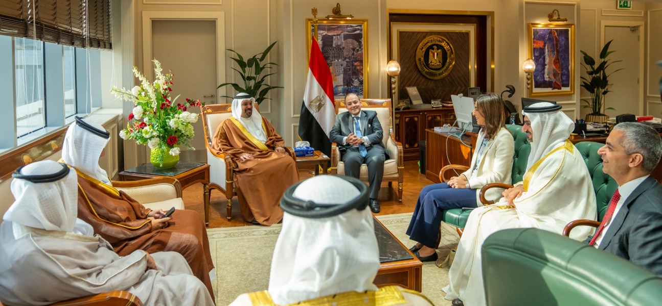 معالي وزير المالية والاقتصاد الوطني يلتقي وزير التجارة والصناعة بجمهورية مصر العربية الشقيقة