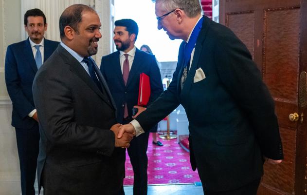 في إطار الزيارة الرسمية لسمو ولي العهد رئيس مجلس الوزراء إلى المملكة المتحدة.. معالي وزير المالية والاقتصاد الوطني يلتقي عمدة الحي المالي لمدينة لندن