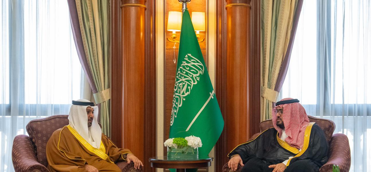 في إطار ترؤس معاليه وفد مملكة البحرين المشارك في منتدى 