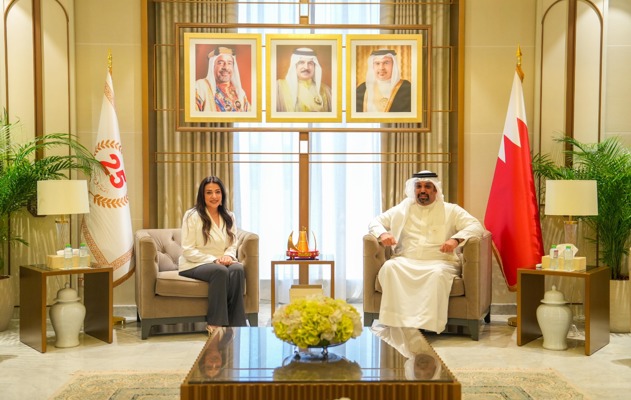 وزير المالية والاقتصاد الوطني يلتقي رئيس جمعية المحللين الماليين المعتمدين في البحرين