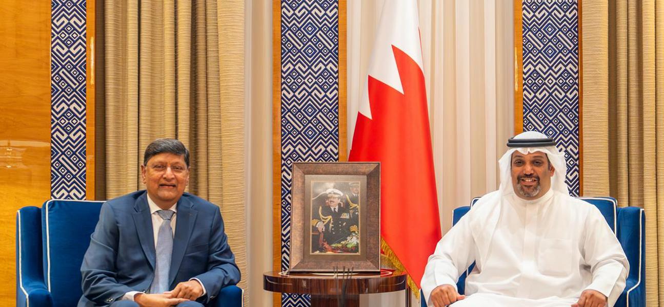  معالي وزير المالية والاقتصاد الوطني يلتقي الرئيس التنفيذي والمدير الطبي لمستشفى الإرسالية الأمريكية