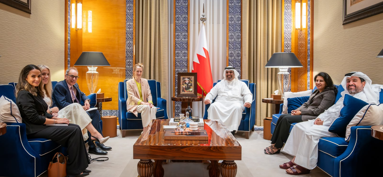 معالي وزير المالية والاقتصاد الوطني يلتقي المفوضة التجارية لصاحب الجلالة البريطانية في الشرق الأوسط وباكستان