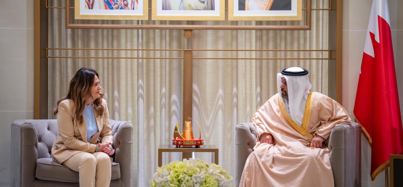 معالي وزير المالية والاقتصاد الوطني يلتقي سفيرة جمهورية صربيا لدى مملكة البحرين