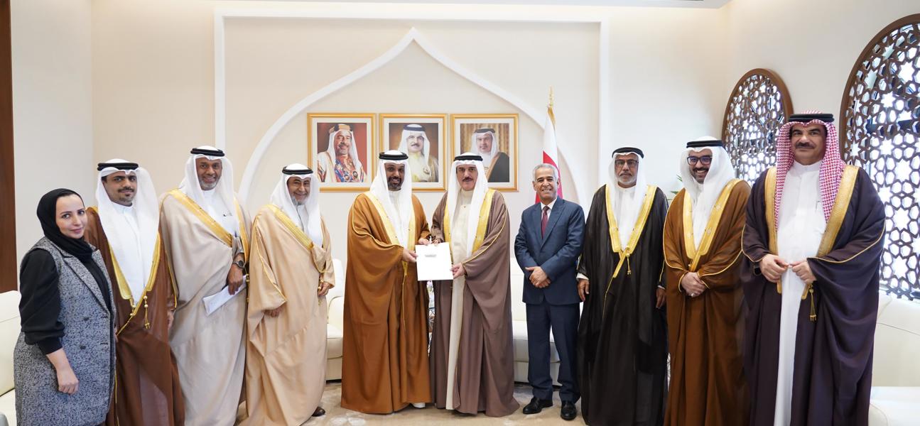 رئيس مجلس النواب يتسلم تفاصيل الميزانية العامة للدولة للسنتين الماليتين 2025 -2026