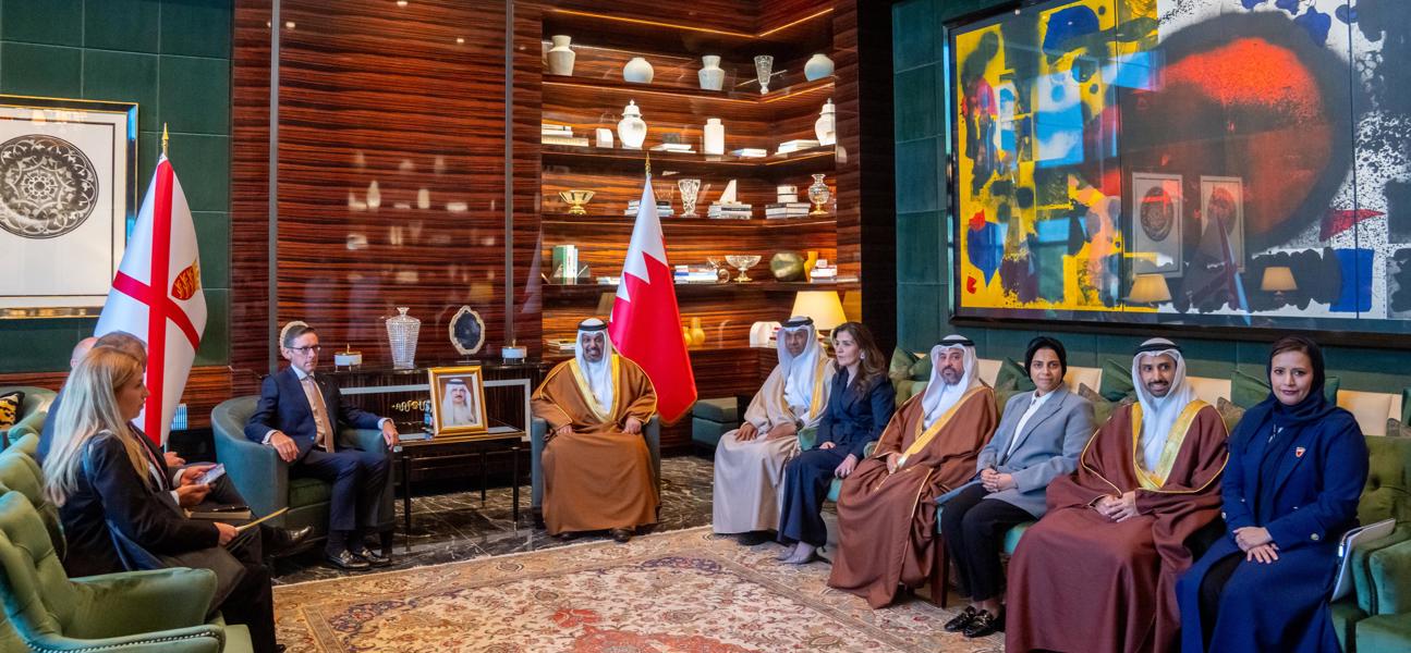 التوقيع على اتفاقية إزالة الازدواج الضريبي.. معالي وزير المالية والاقتصاد الوطني 