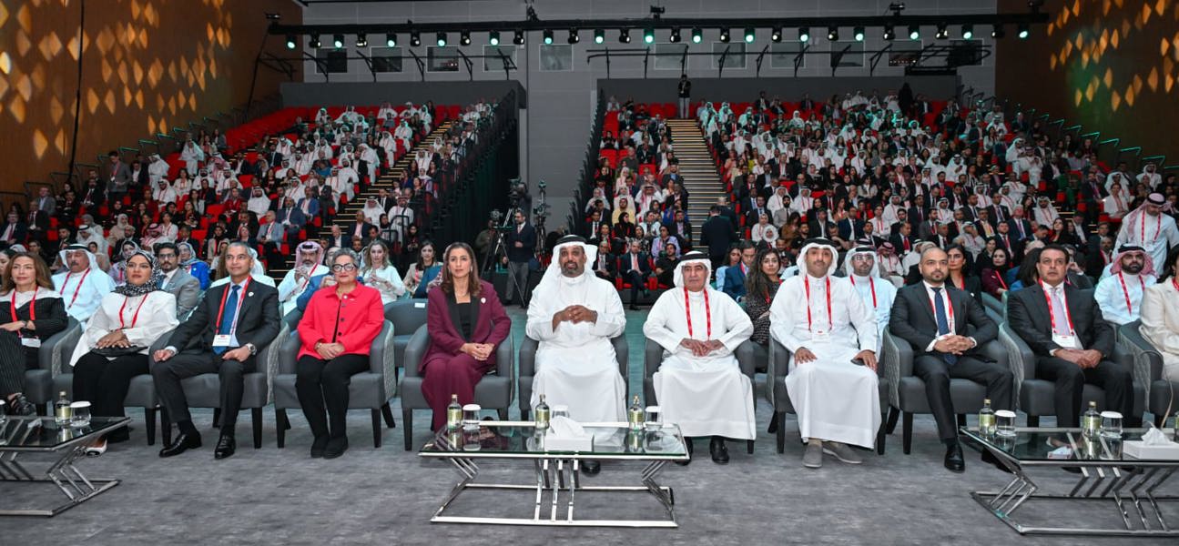 معالي وزير المالية والاقتصاد الوطني: القطاع المالي في البحرين  حقق نمواً مضطرداً  بفضل كفاءة أبناء الوطن الذين أصبحوا بما لديهم من قدرات وتميز عناصر جذب بهذا القطاع الحيوي