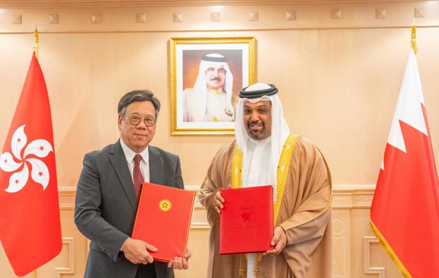معالي وزير المالية والاقتصاد الوطني يؤكد على مواصلة تطوير مسارات التعاون الاقتصادي والتجاري والاستثماري بين مملكة البحرين وهونغ كونغ